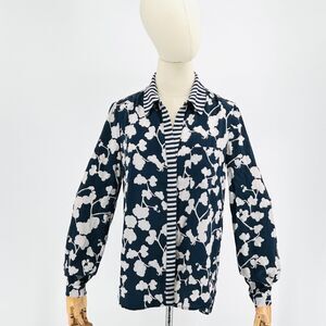 Diane von Furstenberg Navy Blue White Floral 100% SILK blouse with striped trim